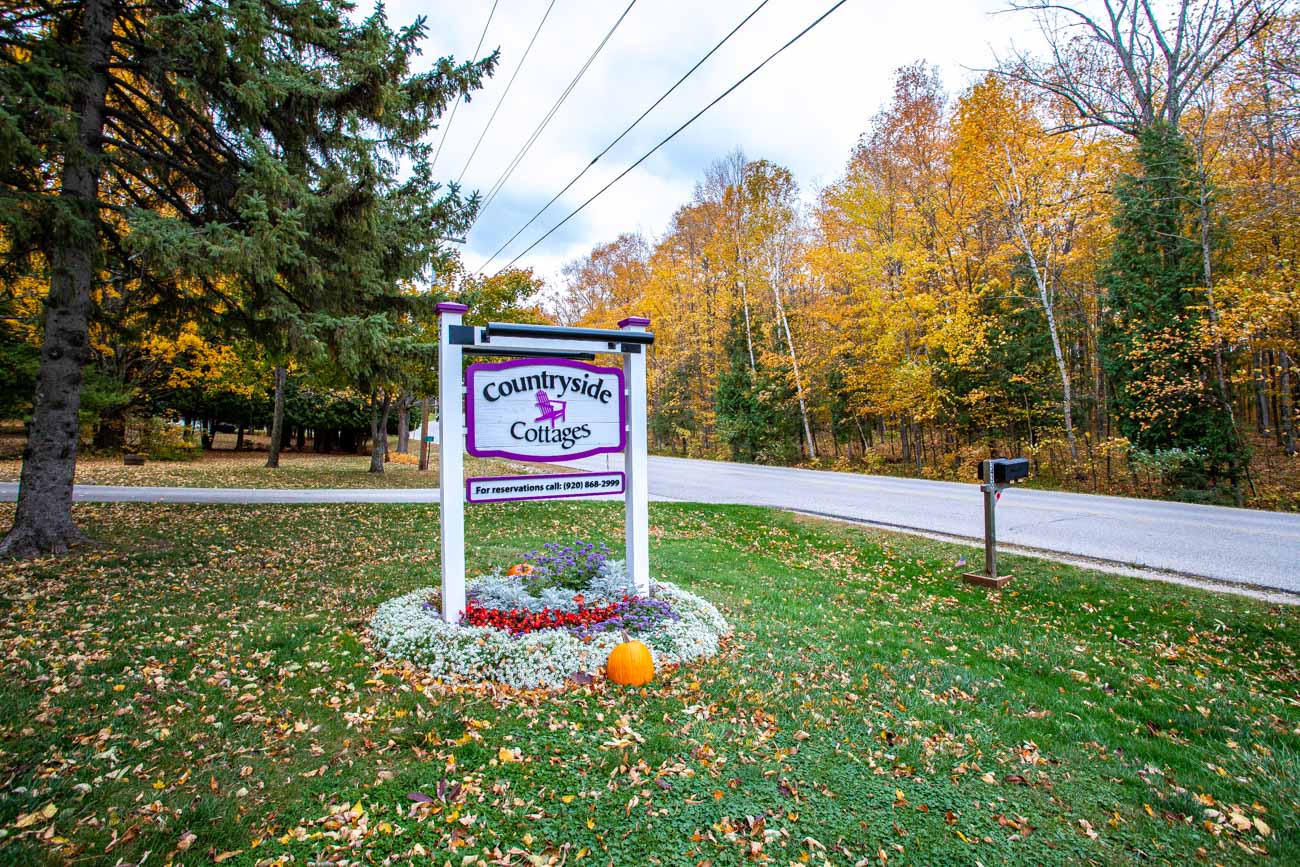 Countryside-cabins-3 Photo of Fall at Countryside Cabins, with sign in the foreground